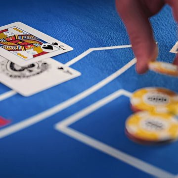 play Baccarat online casino game